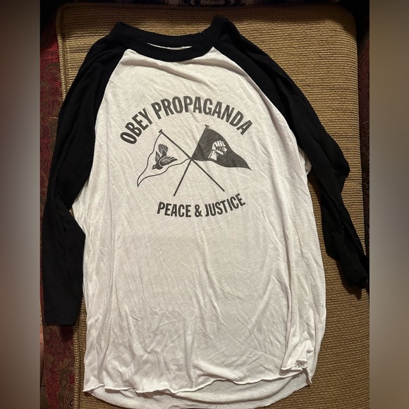 OBEY Propaganda Raglan 3/4 Sleeve Women’s Top - Picture 1 of 3